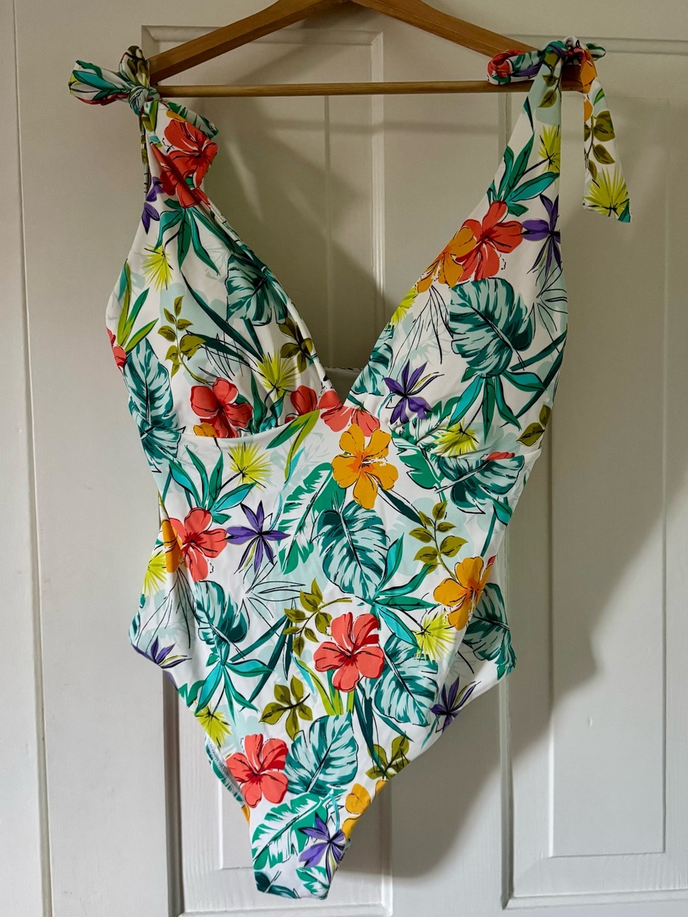 Ashley Graham & Swimsuits For All White Tropical Floral One-Piece Swimsuit